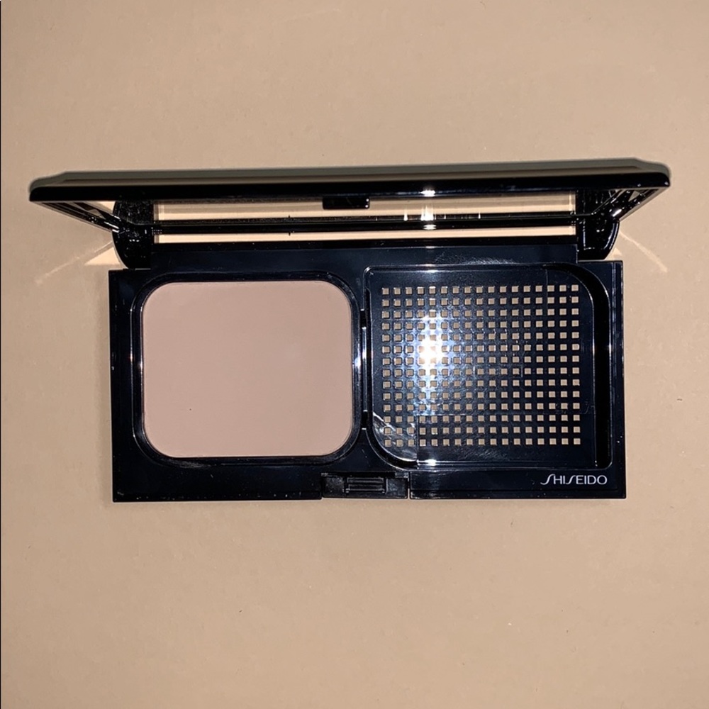 Shiseido Sheer Matifying Oil-Free Foundation-40